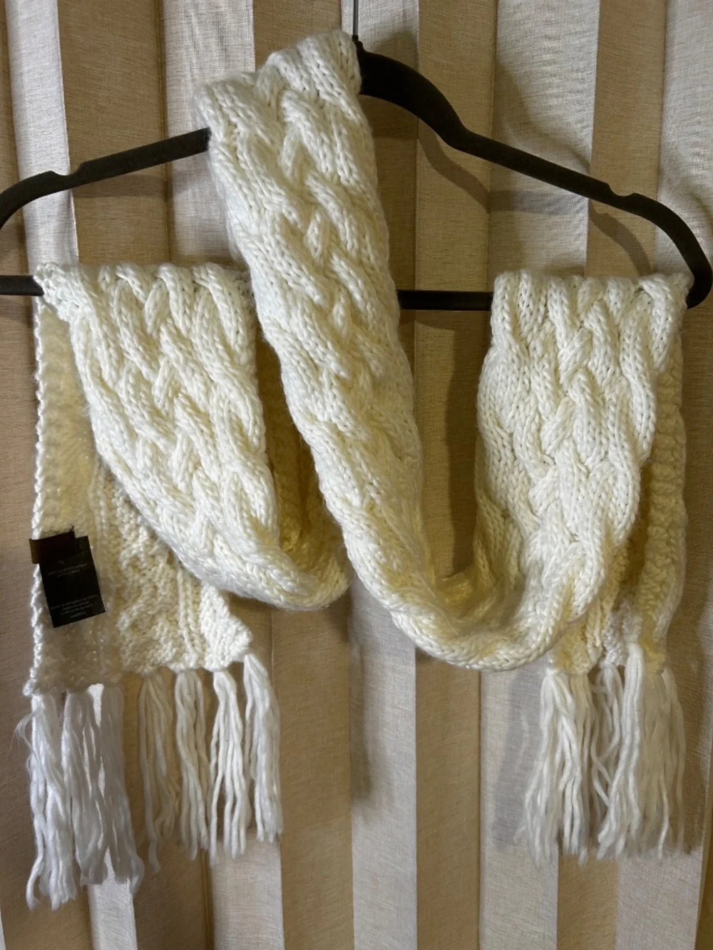 Fossil Ivory Cable Knit Fringe Rectangle Scarf Womens Acrylic - Soft and Bouncy!